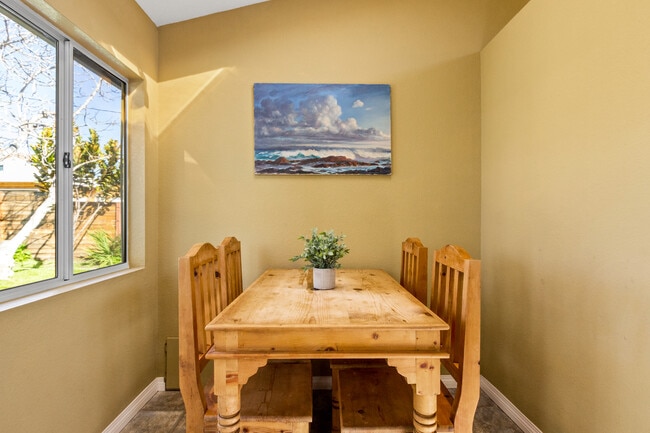 Building Photo - 1214 Emerald St