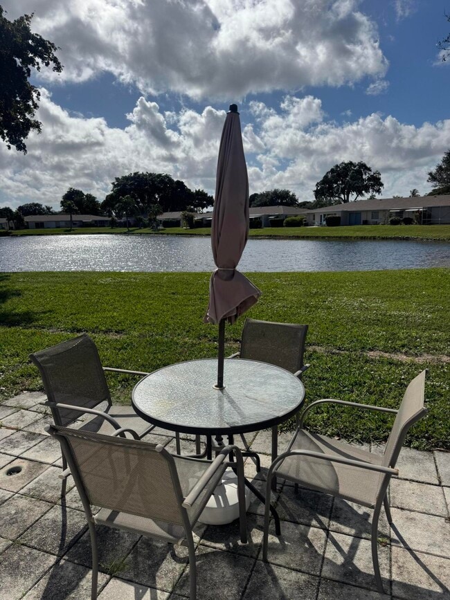 Building Photo - 8892 Bella Vista Dr