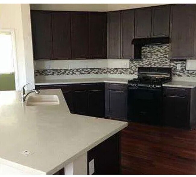 Building Photo - 5548 Hartness Court