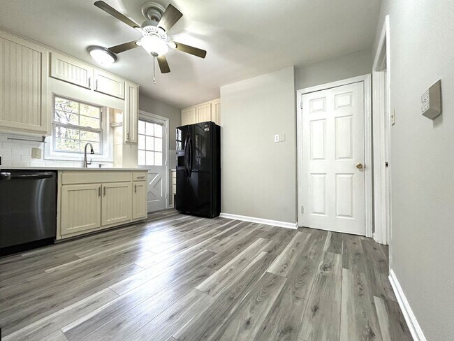 Building Photo - Updated Home near Emory University