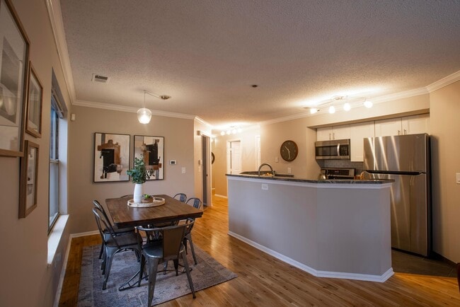 Building Photo - 39 Buttles Ave