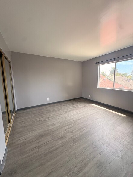 Building Photo - 1825 N Gramercy Pl