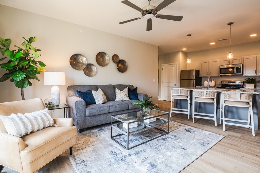 Building Photo - Villas at Green Valley