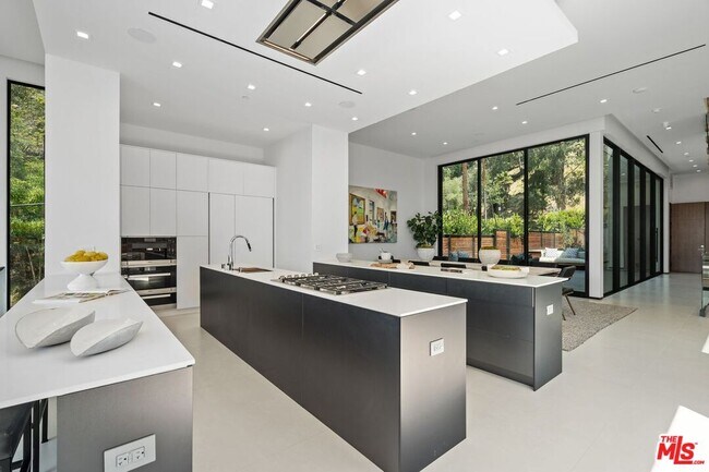 Building Photo - 1200 Angelo Dr