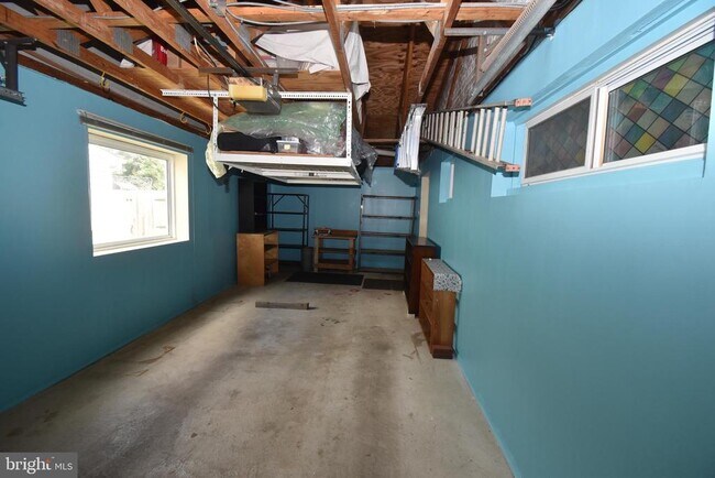 Building Photo - 6518 Byrnes Dr