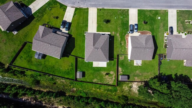 Building Photo - 3733 Moseley Dr