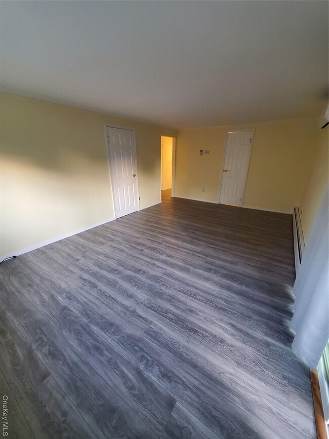 Building Photo - 57 N Lewis Ave