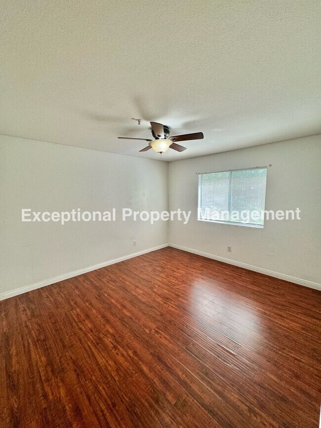 Building Photo - Beautiful Golf Course Home