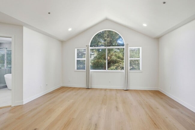 Building Photo - Beautiful 4-Bedroom 3-Bathroom Sunnyvale Home