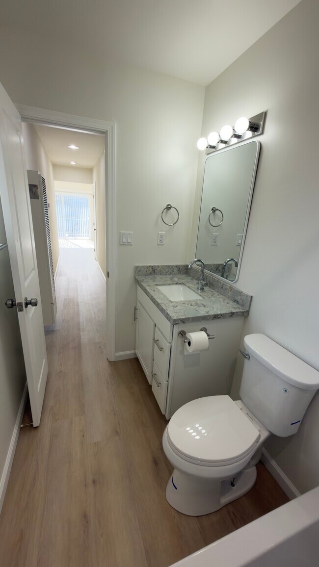 Building Photo - San Pedro