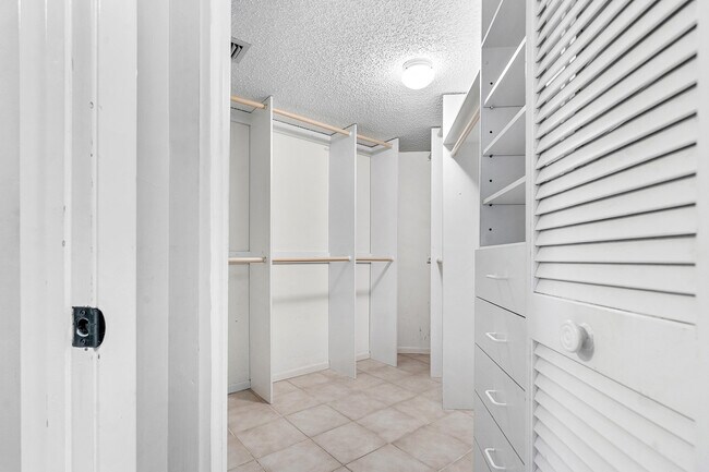 Building Photo - 3610 S Ocean Blvd