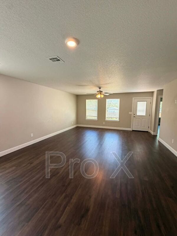 Building Photo - 209 Munson St