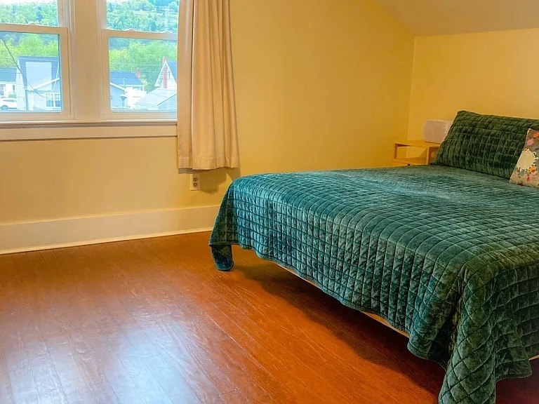 Building Photo - 303 Franklin St