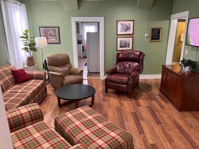 Building Photo - 65 W Main St