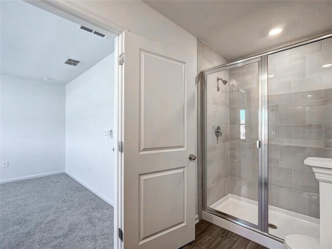 Building Photo - 4950 SW 81st Lp