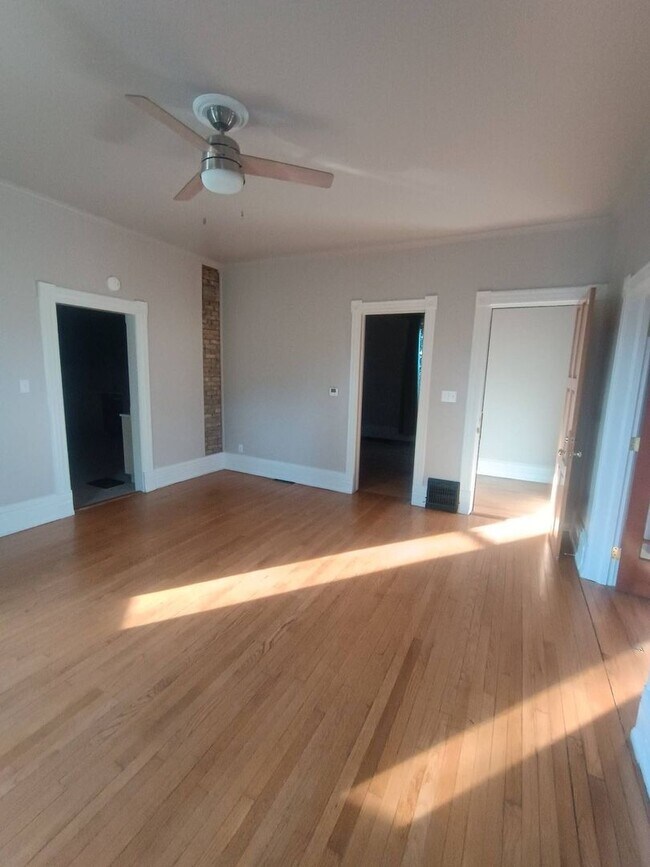 Building Photo - 2035-2037 N Buffum St