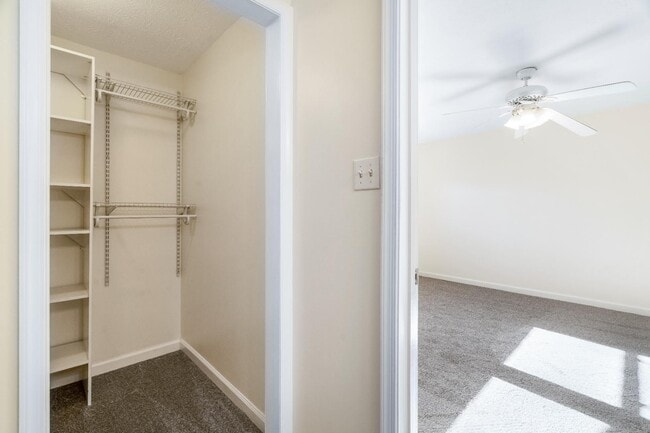 Building Photo - 152 Fairfield Dr