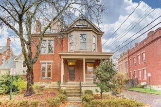 Building Photo - Stunning Short North Single Family House!