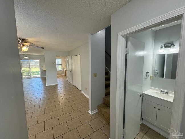 Building Photo - 2810 Villa Woods Cir