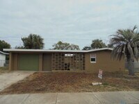 Building Photo - 1221 Essex Rd