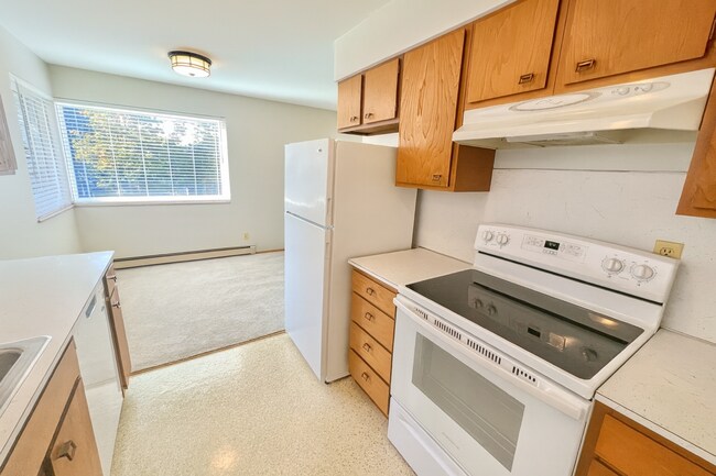 Building Photo - 2Bd/1Ba Seattle Triplex