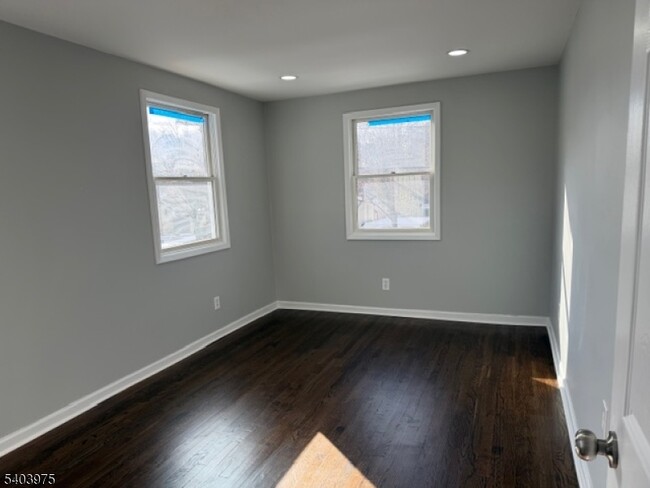 Building Photo - 10-06 1st St