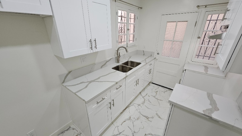 Building Photo - 120 N Gale Dr