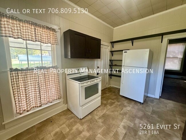 Building Photo - 5261 Evitt St