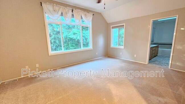Building Photo - 6559 Gleneagle Ave SW