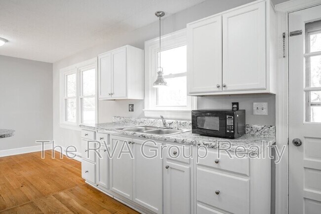 Building Photo - 2407 Bluefield St