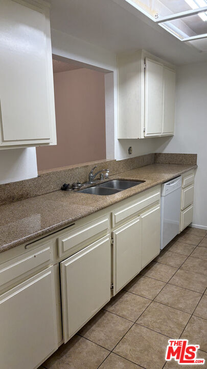 Building Photo - 15716 Normandie Ave