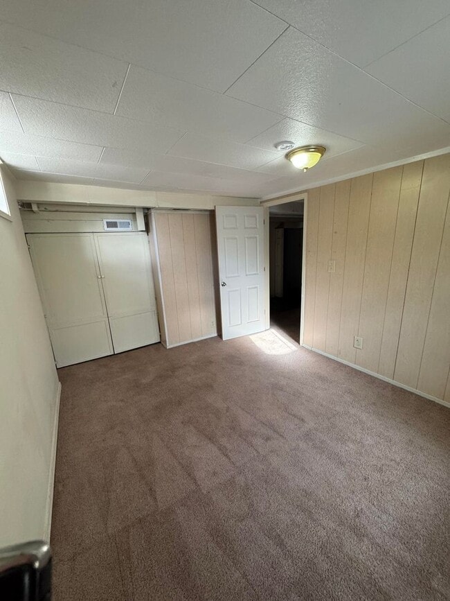 Building Photo - Charming University District Home - 4 Bedrooms, 2 Bathrooms