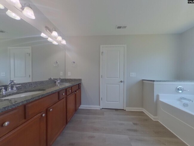 Building Photo - 154 Greenbank Dr