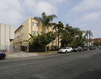 Building Photo - 817 S. St. Andrews Pl