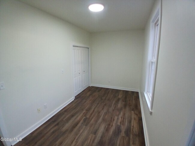 Building Photo - 91 Park Ave