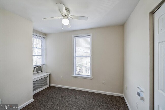 Building Photo - 100 Ripka St