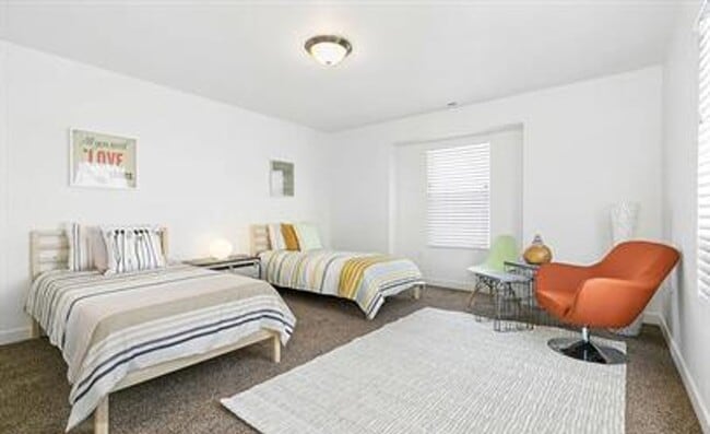 Building Photo - 4142-4148 W Miner View Ln
