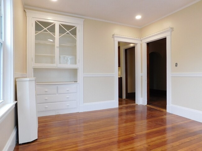 Building Photo - 17 Manley St