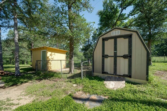 Building Photo - 1732 Watterson Rd
