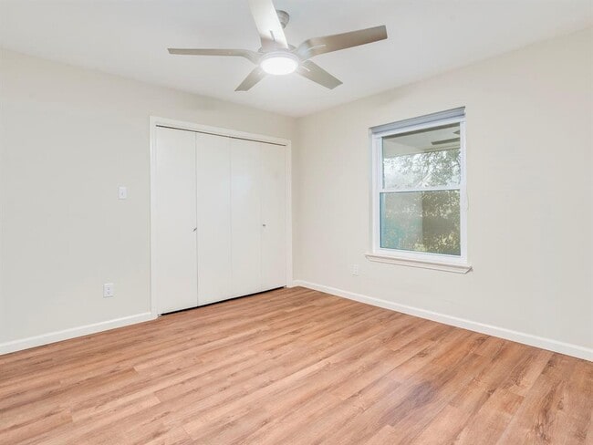 Building Photo - 317 Cedar Dr