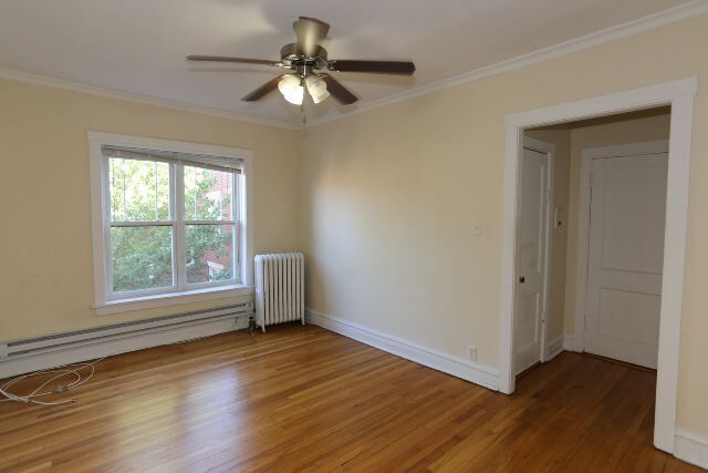 Building Photo - 956 W Cornelia Ave