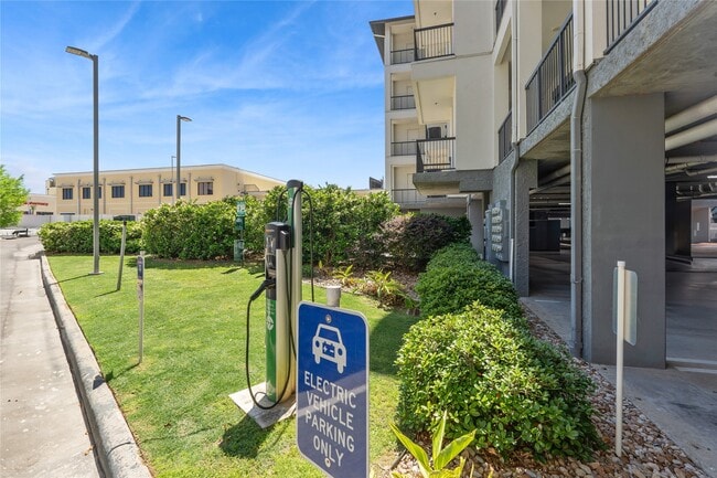 Building Photo - 199 Waterpoint Court