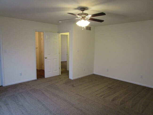 Building Photo - 3509-3511 La Mesa Dr.