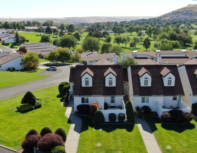 Building Photo - 435 Nicklaus Ct