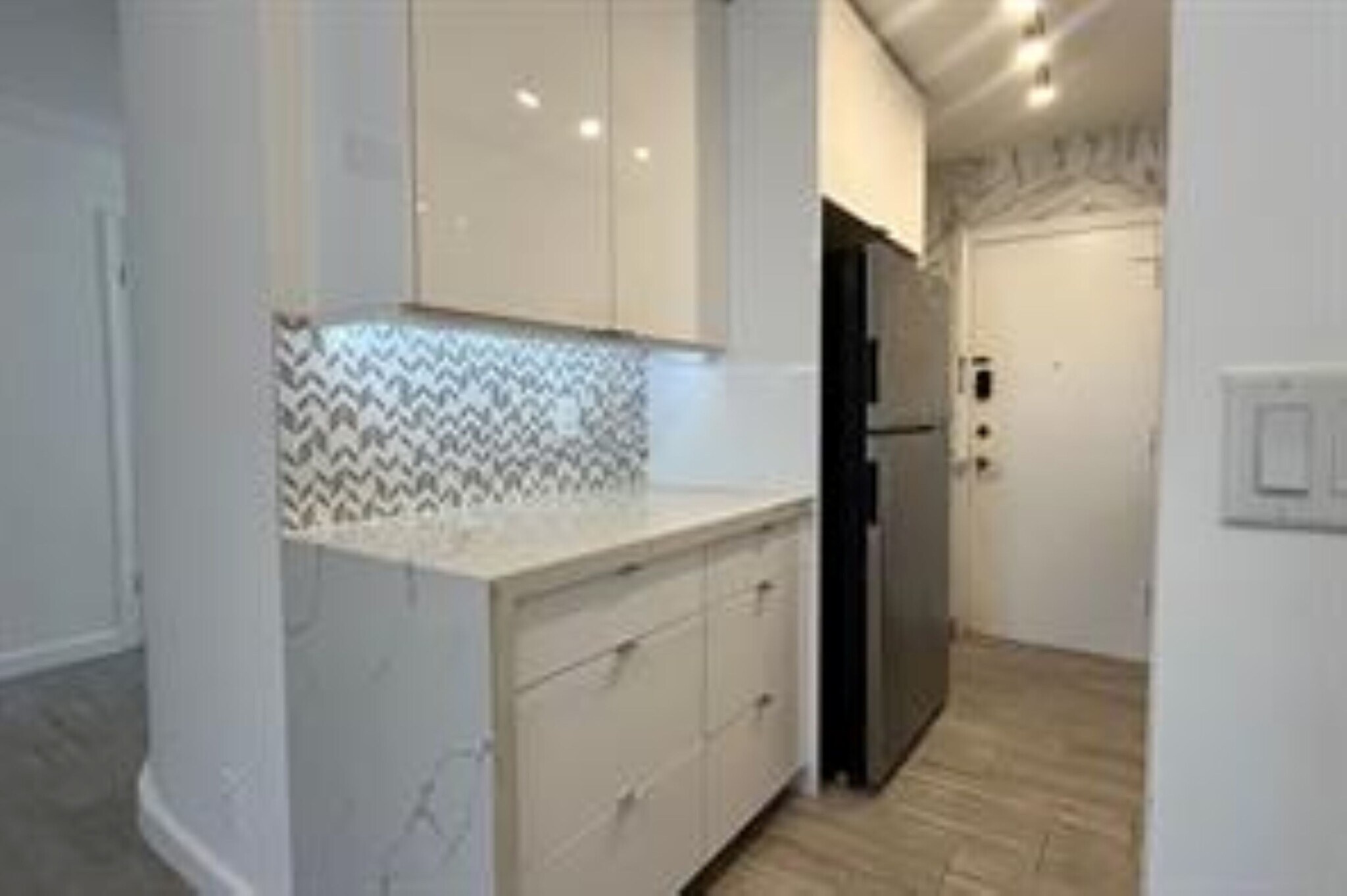 Building Photo - 2260 NE 67th St