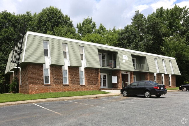 Spring Manor Apartments Greensboro, NC Apartment Finder