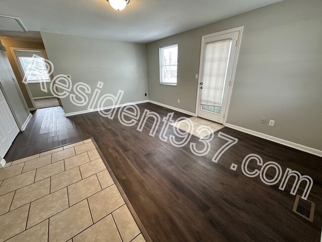 Building Photo - 3 Bed 1 Bath