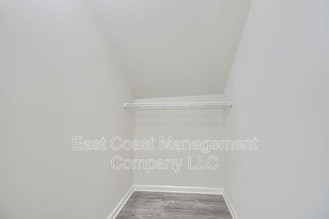 Building Photo - 4612 Schley Ave