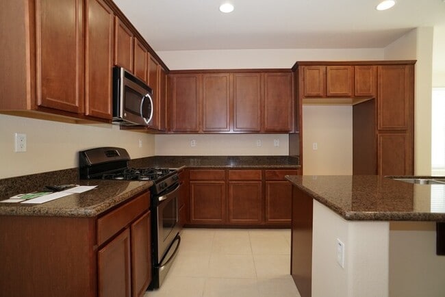 Building Photo - 169 Talmont Cir