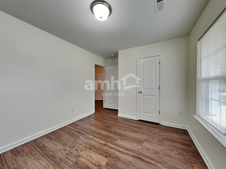 Building Photo - 5039 Hogan Point Ct